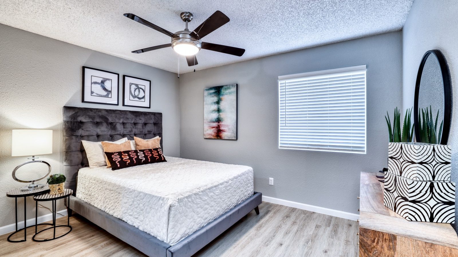 Jerome Apartments Apartment Photo Gallery in Glendale